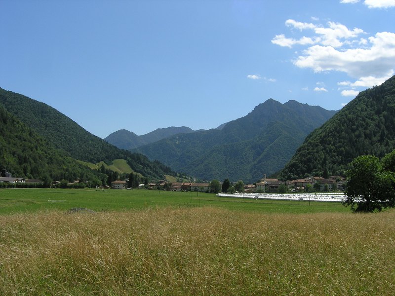 Coltivazioni e prati in Val di Concei